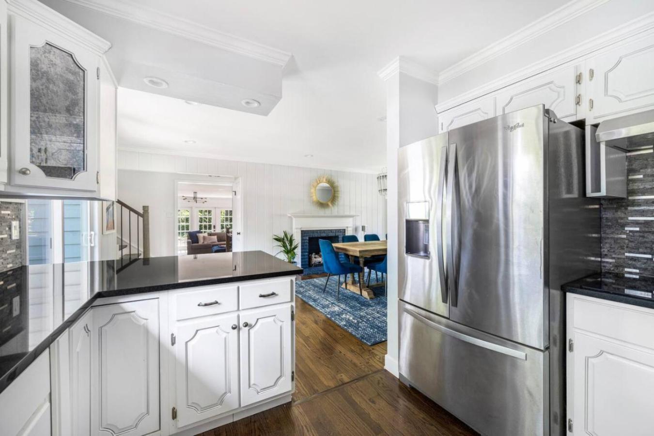 Spacious, Luxury Renovated Home With 4 Kings, Firepit Glen Ellyn Buitenkant foto
